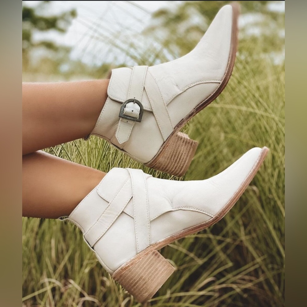 FREE PEOPLE BACK LOOP ANKLE BOOT BONE